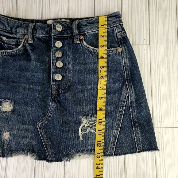 Free People We the Free Destroyed Denim Mini Skirt in Harvey Blue Size 25 - Picture 9 of 12